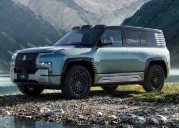 chinese-automaker-byd-reveals-a-floating-vehicle