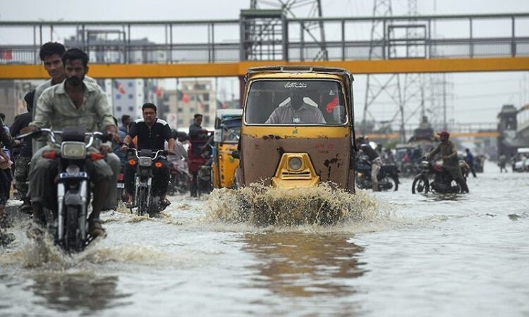 heavy-rains-causes-urban-flooding-in-karachi
