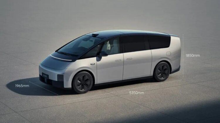 li-auto-mega-deluxe-electric-mpv-launched-in-china