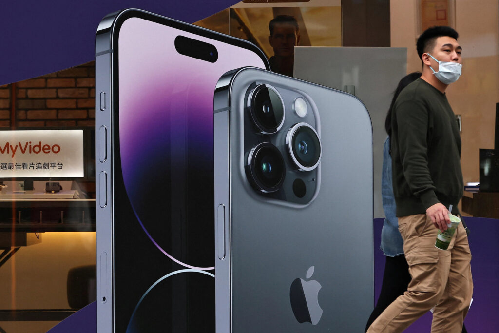 apple-iphone-deliveries-fall-19