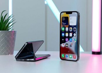 apple-will-put-out-not-one-but-two-folding-hybrids