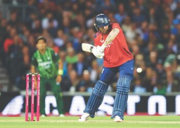 England beats Pakistan with the powerful 7-wicket victory