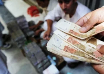 Govt. boosts pension, announces big salary hike: New Budget