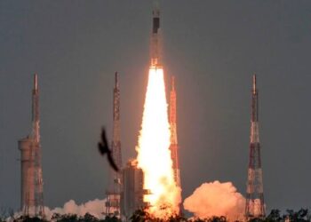 pakistans-satellite-will-reach-lunar-orbit-in-five-days
