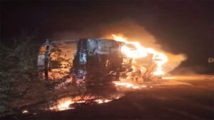 Terrific bus fire kills 3, injures 12 in Lasbela
