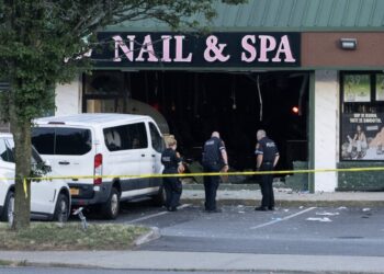 Horrific minivan crash kills 4 people at the nail salon