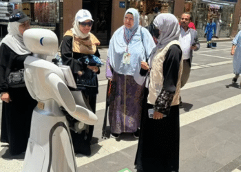smart-robot-service-in-madinah-will-help-pilgrims