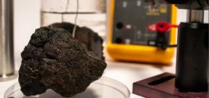 Dark ocean mystery metal lumps create oxygen