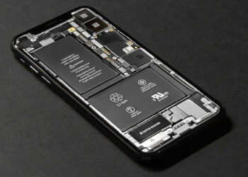 youll-see-detachable-battery-in-the-iphone-16-now