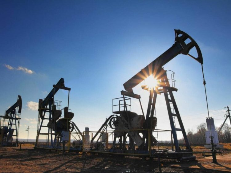 Oil prices dip as US crude stocks rise