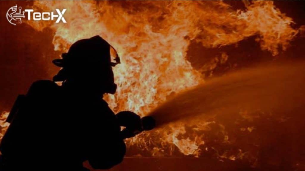 Fire Breaks Out in Building Near Bagh-e-Korangi in Karachi