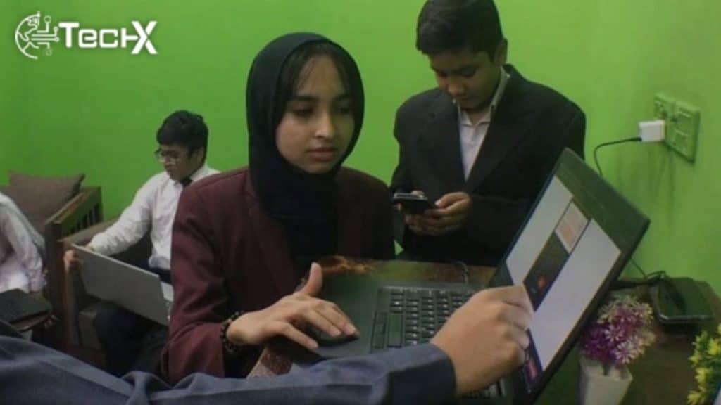 Teenager Develops First Sindhi Calculator Using AI