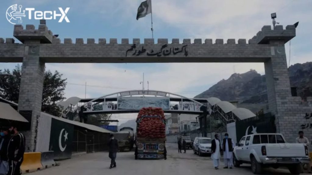 Pak-Afghan Torkham Border Reopens After 25 Days, Resuming Trade
