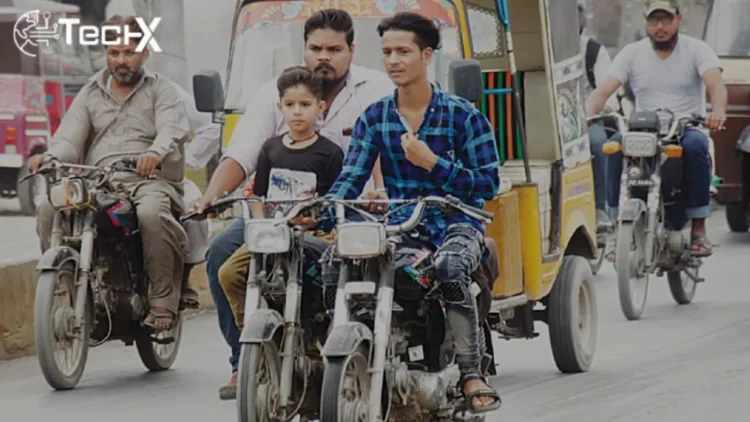 Sindh Police Enforces Helmet Law: No Helmet? Bike Seized!