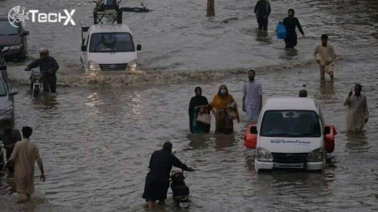 NDMA warns of potential flooding in Pakistan due to heavy monsoon rains (July 13-17, 2025). Stay alert near rivers, prepare emergency kits & avoid flooded areas.