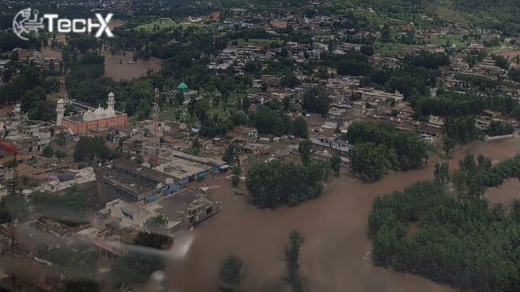 Jazz Offers Free Calls to Aid Flood-Hit Communities in KP