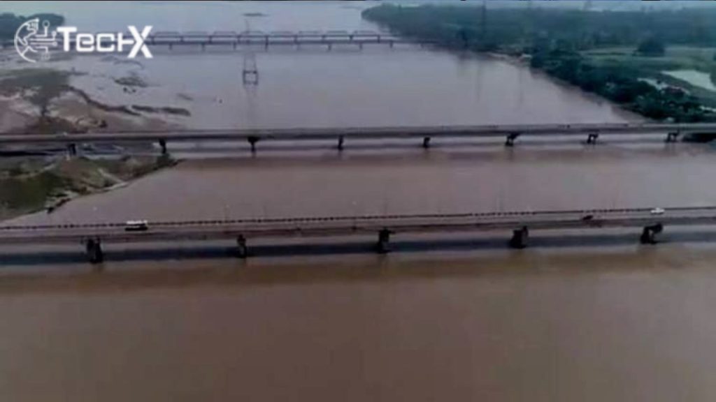 Satluj Floodwater Reaches M5 Motorway Nearly 1.5 Lacs People Relocated