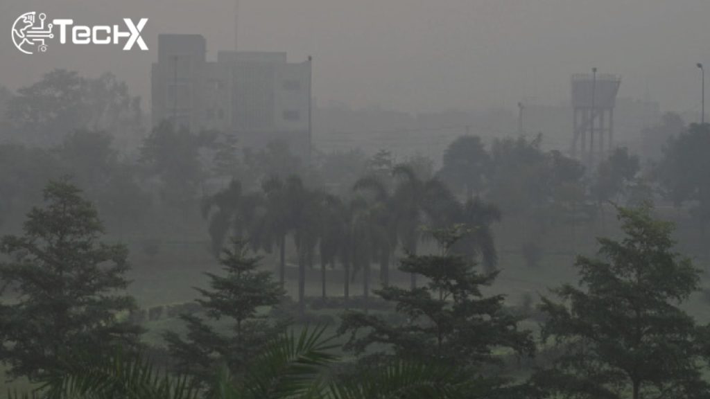 Smog Continues to Choke Lahore