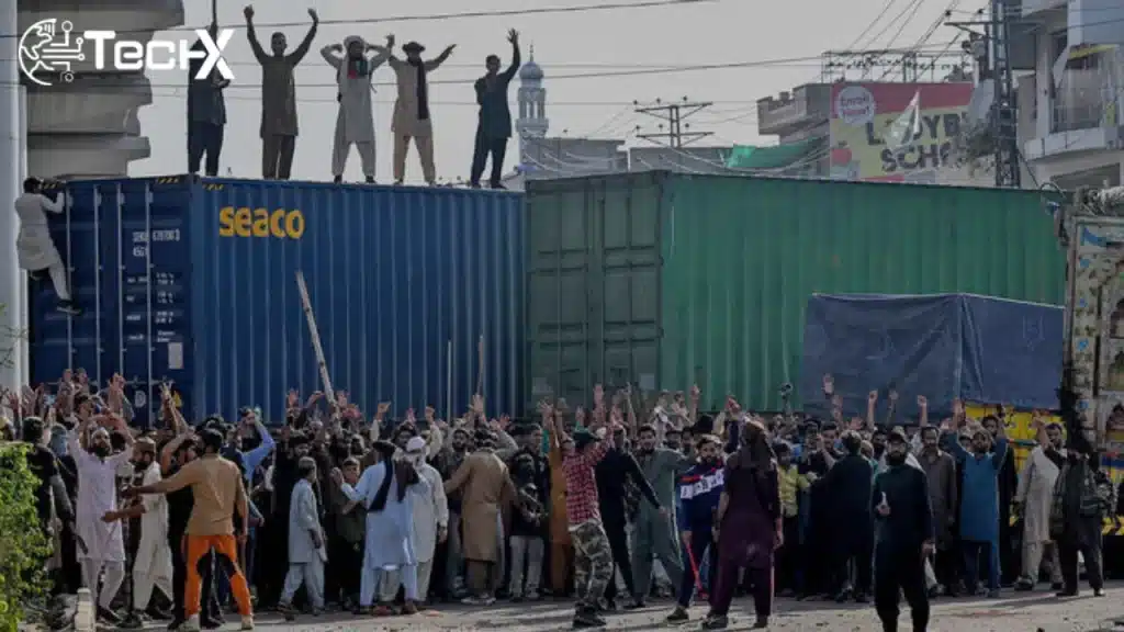 Transport Shut Across Lahore and Islamabad Amid Religious Rally