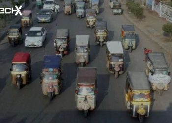 Karachi Extends Rickshaw Ban to 26 Major Roads Amid Rising Traffic Congestion