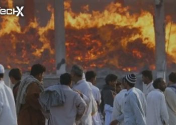 Fire Breaks Out at New Sabzi Mandi in Karachi