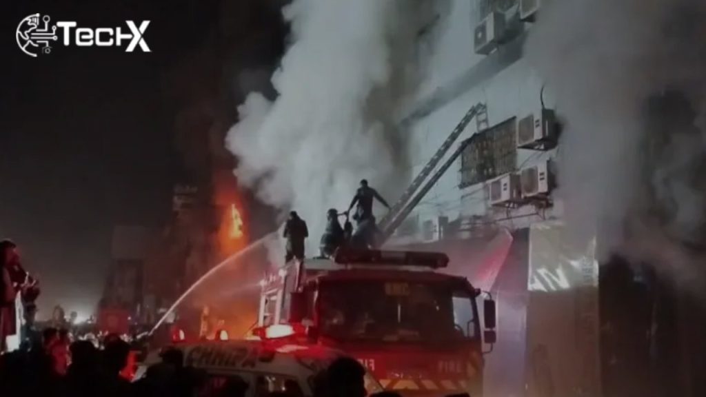 Fire at Karachi's Gul Plaza, 6 Lost Lives, Injures 20 & Blaze Still Not Fully Under Control