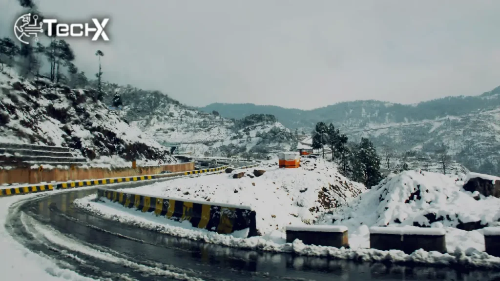 Murree Expressway Closed After Heavy Snowfall