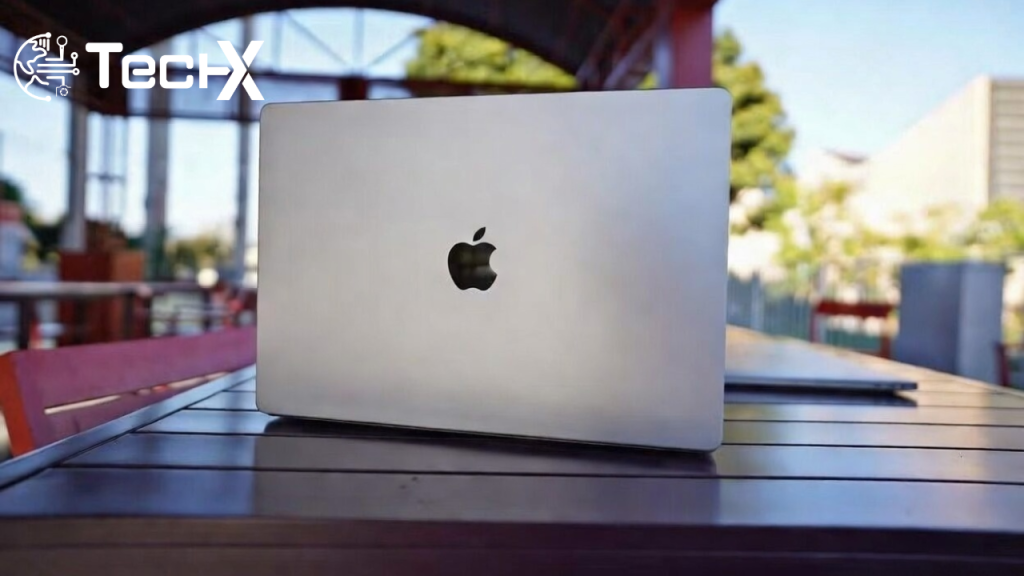Apple MacBook M5