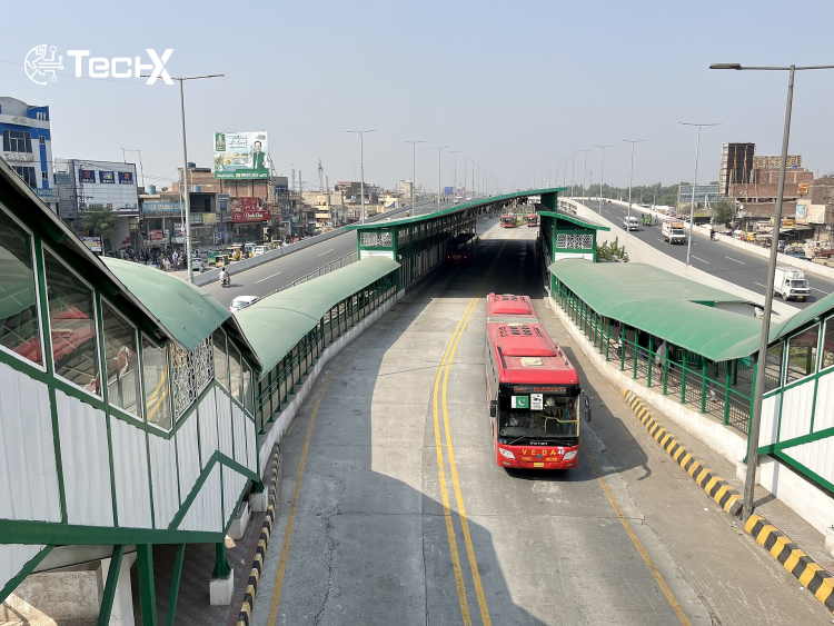 Lahore women-only Metro Bus push brings gender transport back